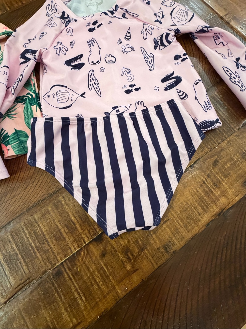 Lot of girls 5T long sleeve swim suits - Picture 6 of 8